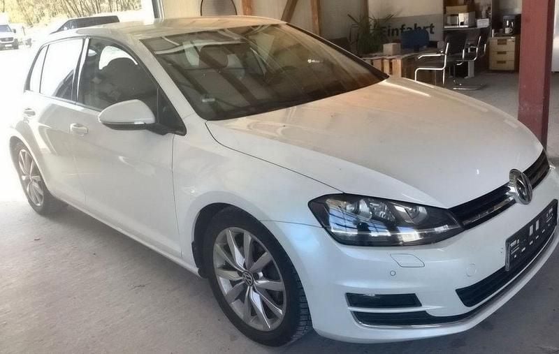 Gebraucht VW Golf VII 122 PS (89 kW) 2013 Weiß Limousine