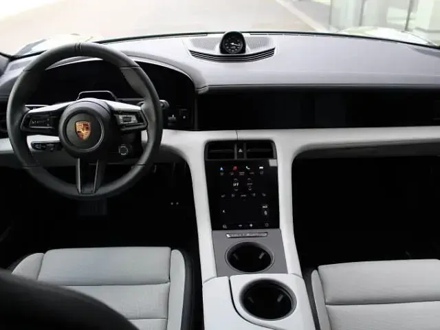 Neu Porsche Taycan 319 kW (435 PS) 2026 Palebluemetallic (blau) (metallic) Limousine