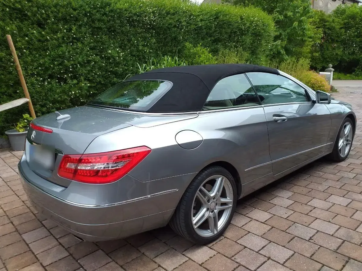 Gebraucht Mercedes E350 Elegance 272 PS (200 kW) 2011 Beige Cabrio