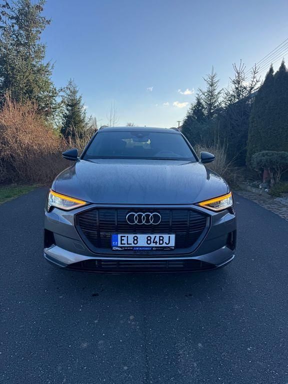 Gebraucht Audi e-tron 300 kW (408 PS) 2019 Grau SUV