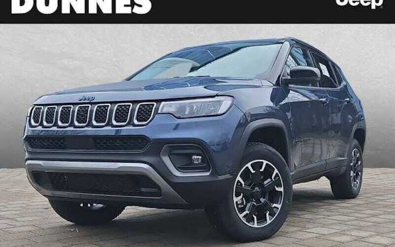 Blau Gebraucht 2024 Jeep Compass SUV | 41.999 € - Bild 1/4