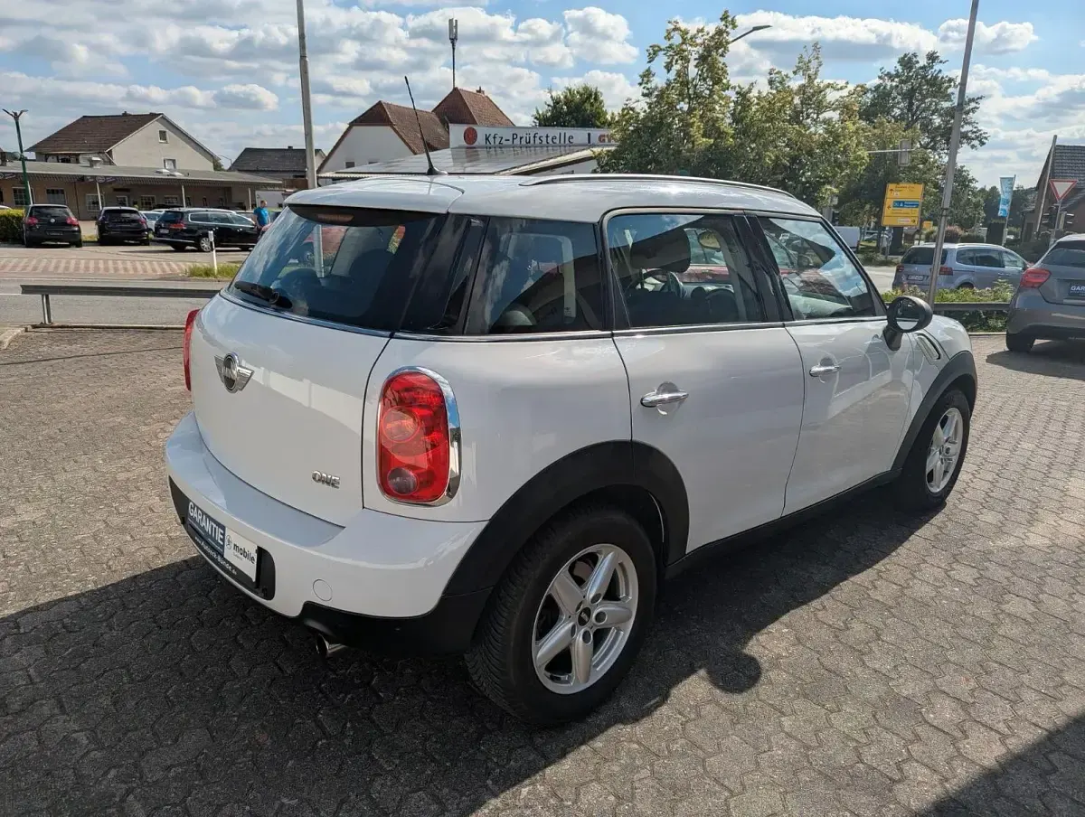 Gebraucht Mini ONE Salt 98 PS (72 kW) 2013 Light white Kleinwagen