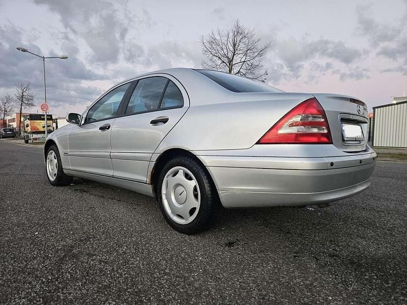 Gebraucht Mercedes C180 Classic 129 PS (94 kW) 2001 Grau Limousine