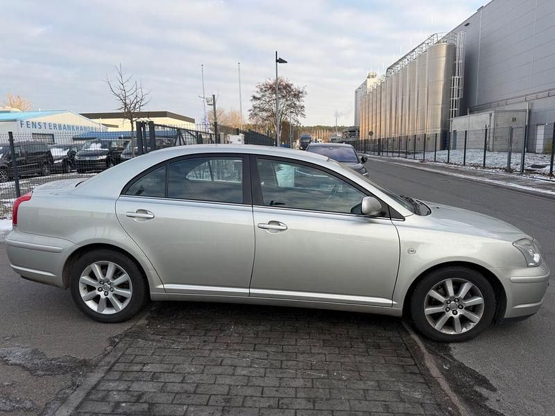 Gebraucht Toyota Avensis Executive 129 PS (94 kW) 2004 Silber Limousine