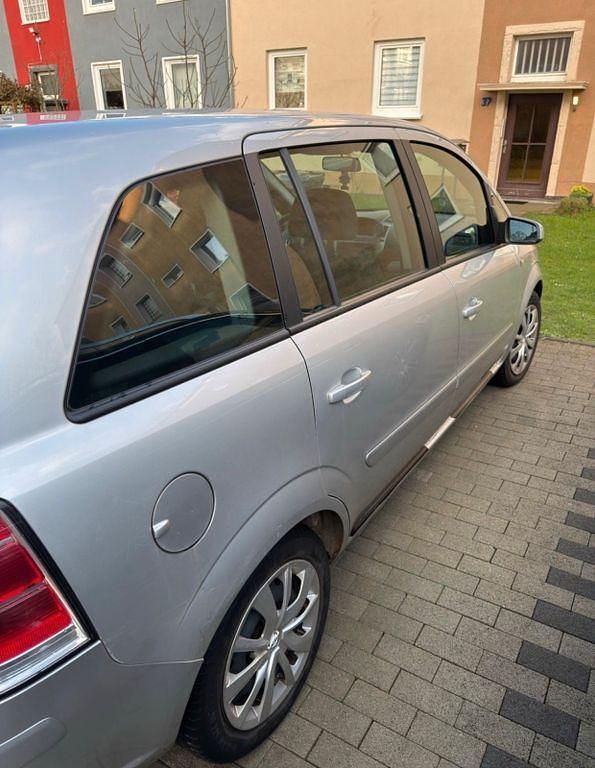 Gebraucht Opel Zafira 120 PS (88 kW) 2006 Silber Van / Kleinbus