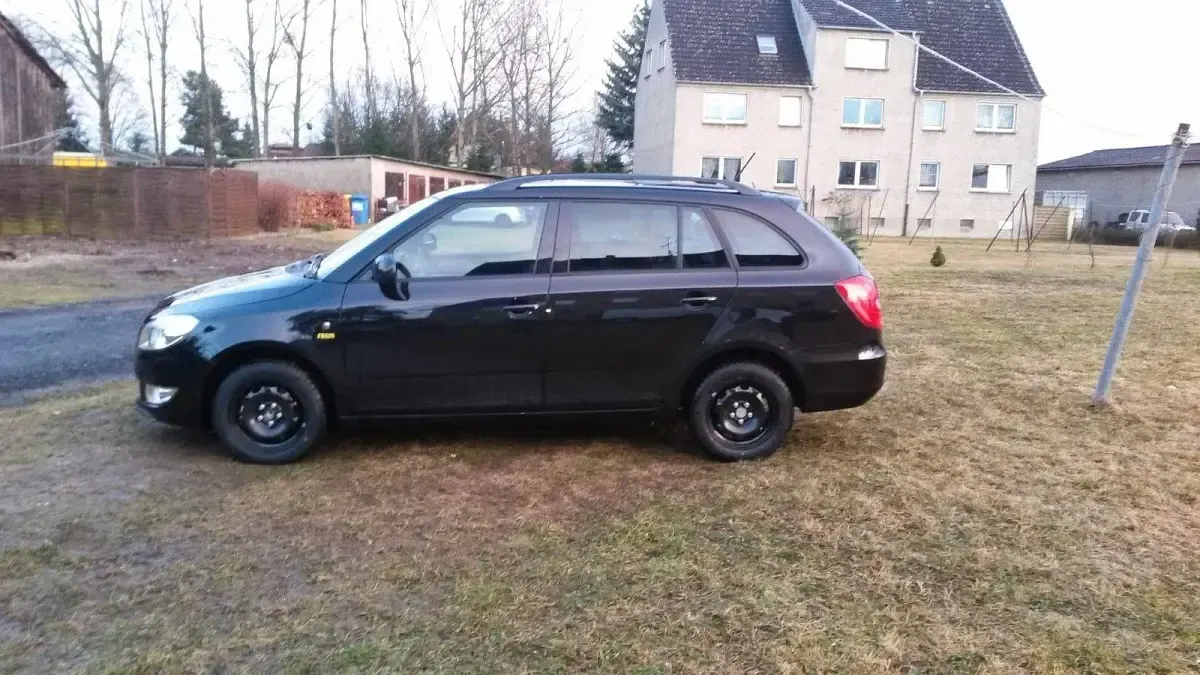 Gebraucht Skoda Fabia Fresh 69 PS (50 kW) 2014 Schwarz Kombi
