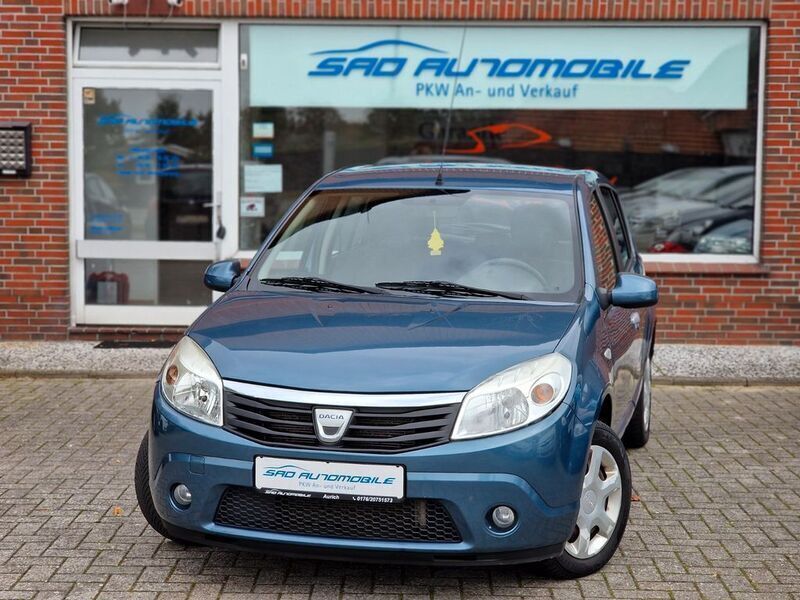 Blau Gebraucht 2010 Dacia Sandero Lauréate Kleinwagen | 3.900 € (Teuer) - Bild 1/4