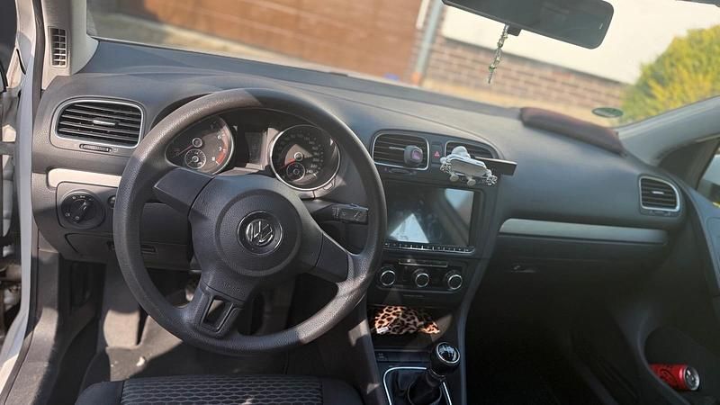 Gebraucht VW Golf VI 80 PS (58 kW) 2009 Weiß Kleinwagen