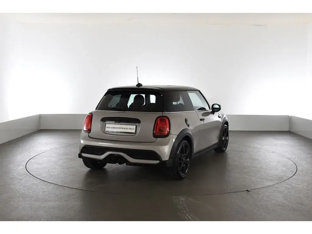 Używany Mini Cooper S Classic 178 KM (130 kW) 2022 Szary Hatchback