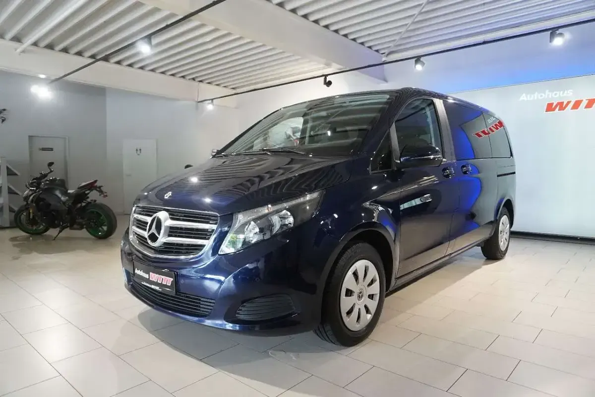 Gebraucht Mercedes V200 136 PS (100 kW) 2018 Cavansitblau Van / Kleinbus