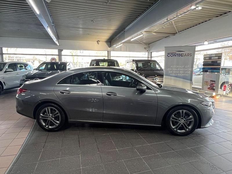 Grau Gebraucht 2020 Mercedes CLA180 Limousine | 23.400 € (Fairer Preis) - Bild 1/4