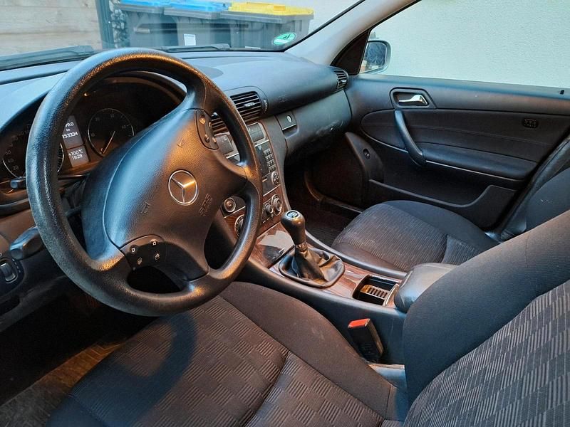 Gebraucht Mercedes 200 122 PS (89 kW) 2005 Grau Limousine