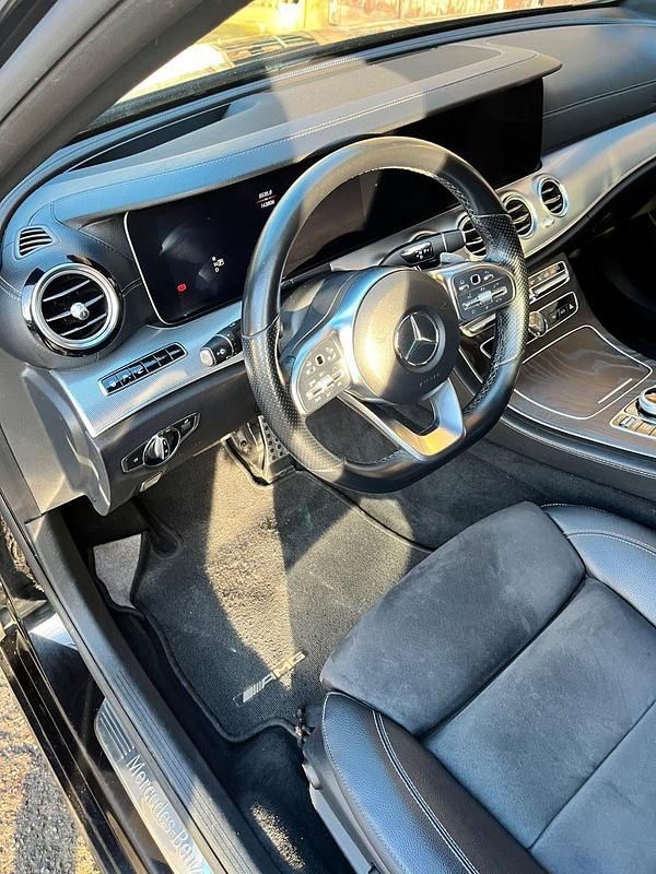 Gebraucht Mercedes E300 306 PS (225 kW) 2019 Schwarz Kombi