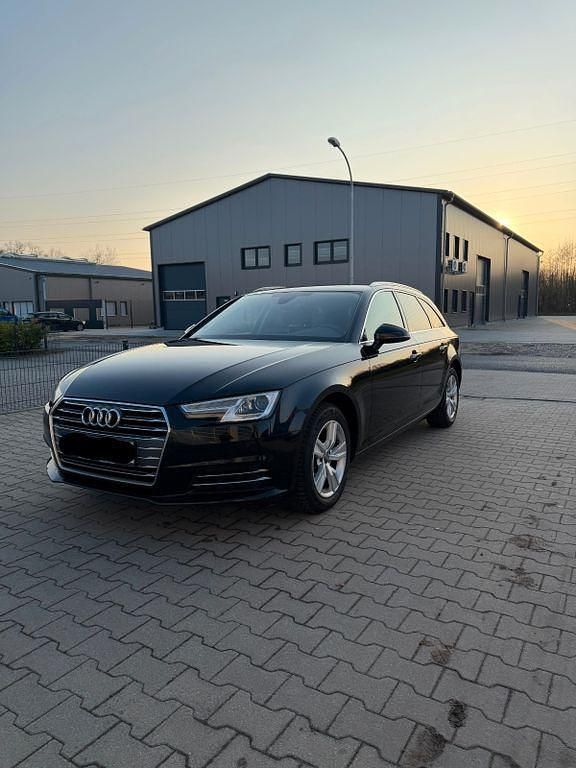 Gebraucht Audi A4 Sport 150 PS (110 kW) 2017 Schwarz Kombi