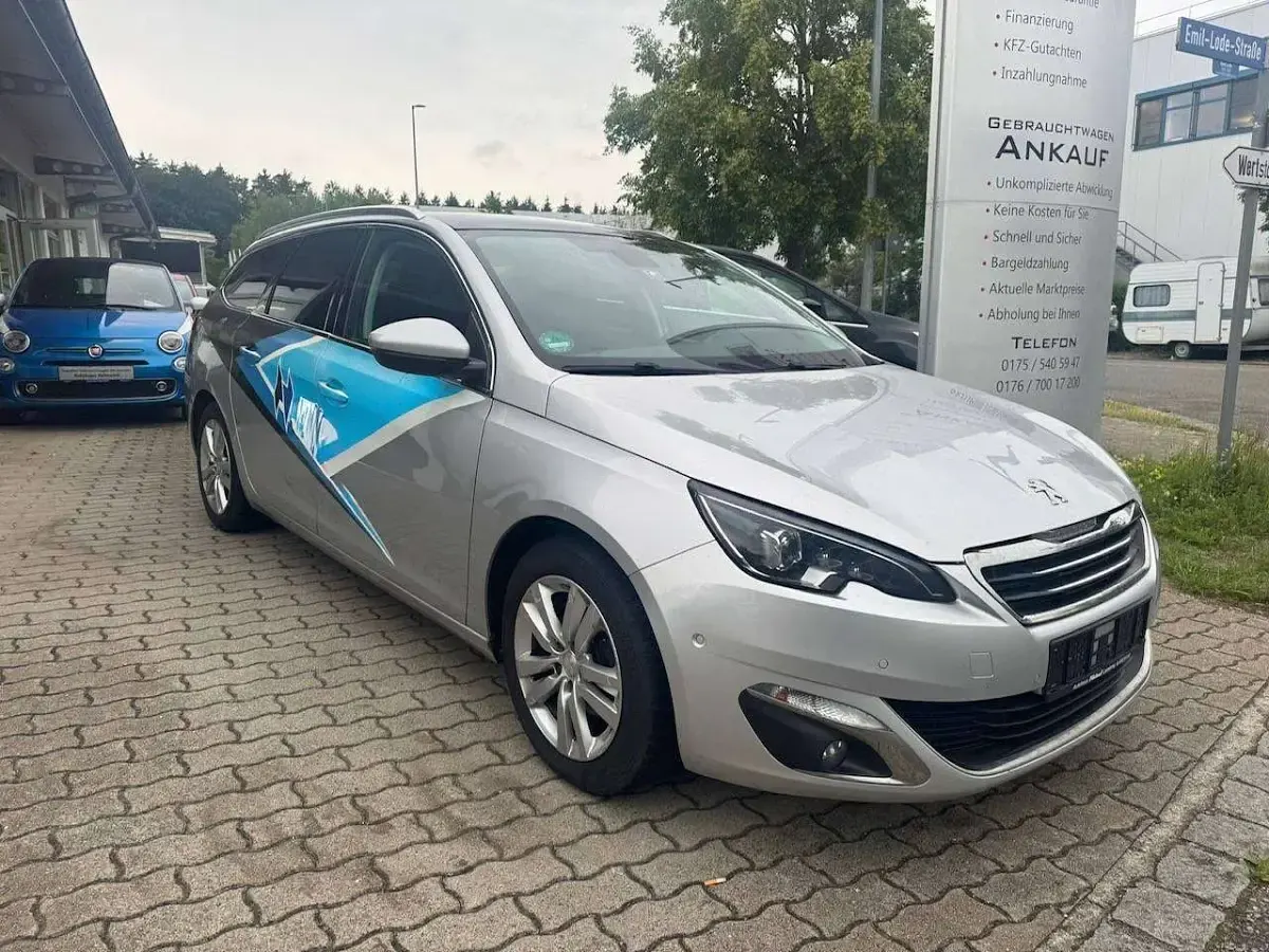 Gebraucht Peugeot 308 Allure 120 PS (88 kW) 2017 Lackierung aluminiumgrau Kombi