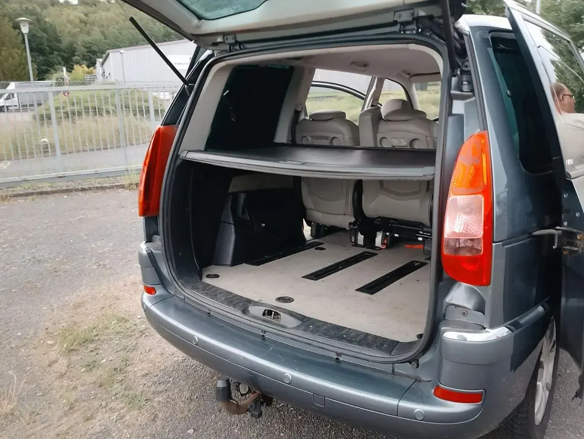 Gebraucht Peugeot 807 170 PS (125 kW) 2009 Grau Van / Kleinbus