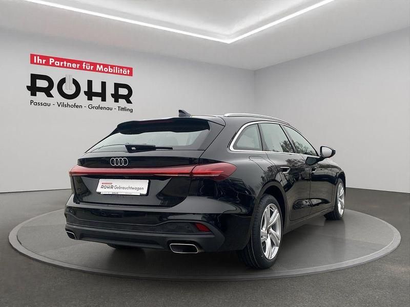 Gebraucht Audi A5 Sport 150 PS (110 kW) 2025 Mythosschwarzmetallic Kombi