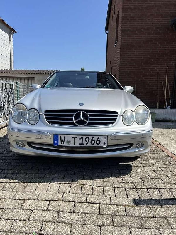 Grau Gebraucht 2003 Mercedes CLK200 Cabrio | 8.000 € (Fairer Preis) - Bild 1/4