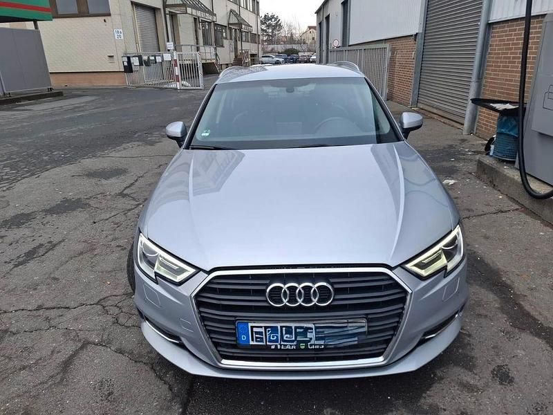 Gebraucht Audi A3 116 PS (85 kW) 2018 Silber Limousine