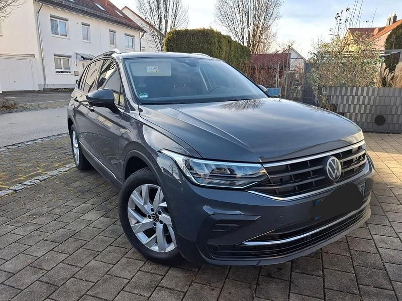 Grau Gebraucht 2022 VW Tiguan Active SUV | 24.400 € (Fairer Preis) - Bild 1/4