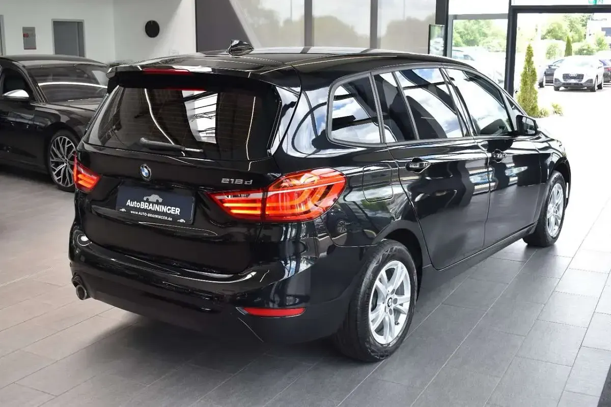 Używany BMW 216 Advantage 116 KM (85 kW) 2020 Czarny Minivan