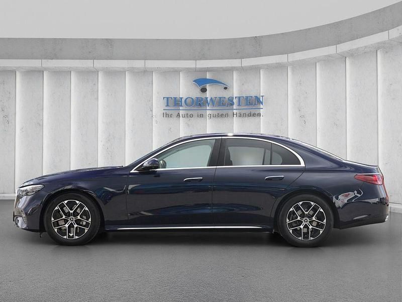 Gebraucht Mercedes E200 Premium 204 PS (150 kW) 2024 Lack nautikblau Limousine