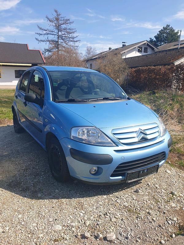 Second-hand Citroën C3 73 CP (53 kW) 2005 Albastru Hatchback