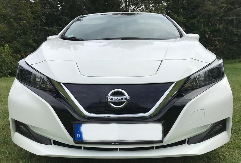 Gebraucht Nissan Leaf Acenta 110 kW (150 PS) 2019 Weiß Kleinwagen