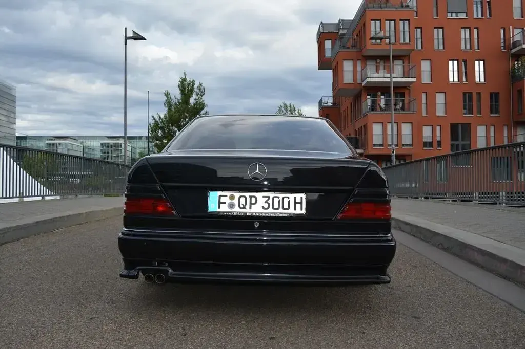 Gebraucht Mercedes E300 180 PS (132 kW) 1989 Schwarz Coupé