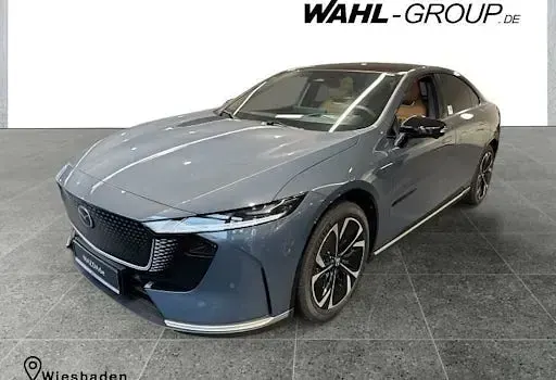 Neu Mazda 6e Takumi-Line 180 kW (245 PS) 2025 Grau Limousine