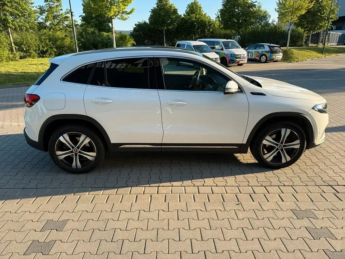 Gebraucht Mercedes EQA250 139 kW (190 PS) 2022 Weiß SUV