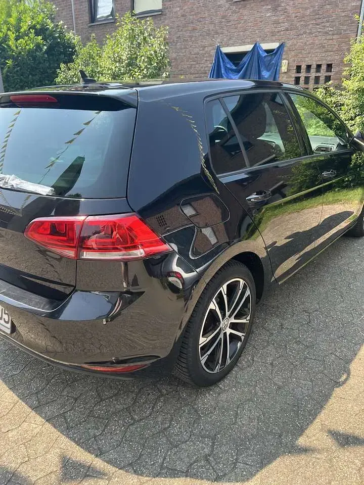 Gebraucht VW Golf VII Edition 125 PS (91 kW) 2015 Schwarz Kleinwagen