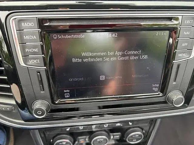 Gebraucht VW Beetle Sound 105 PS (77 kW) 2018 Schwarz Kleinwagen