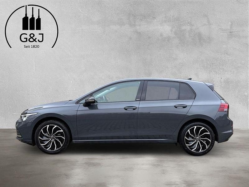 Gebraucht VW Golf VIII Life 150 PS (110 kW) 2023 Grau Limousine