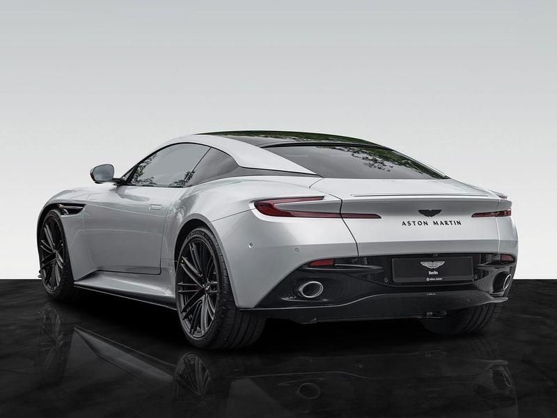 Neu Aston Martin DB12 680 PS (500 kW) 2025 Silber