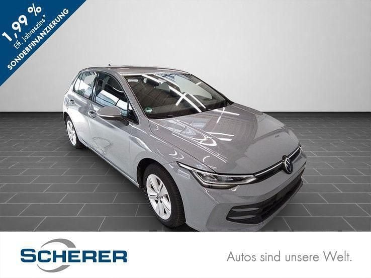 Mondsteingrau Gebraucht 2024 VW Golf VIII Life Limousine | 23.450 € (Guter Preis) - Bild 1/4