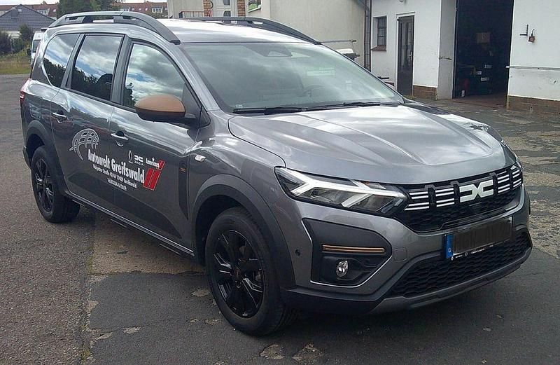 Gebraucht Dacia Jogger Extreme 101 PS (74 kW) 2024 Grau Van / Kleinbus