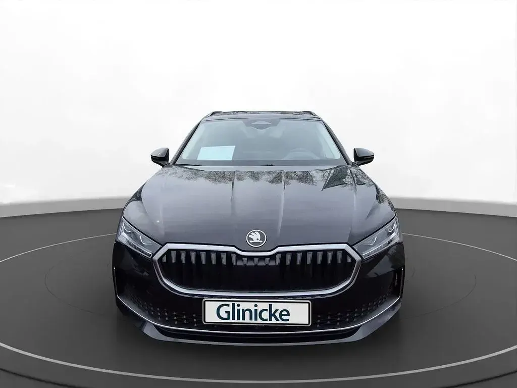 Gebraucht Skoda Superb Selection 150 PS (110 kW) 2025 Ebony schwarz metallic Kombi