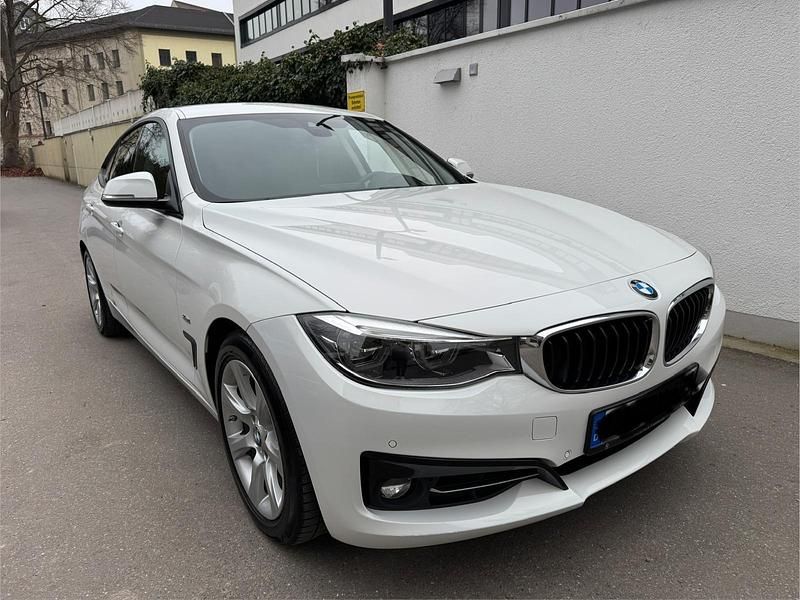 Weiß Gebraucht 2018 BMW 320 Gran Turismo Sport Line Limousine | 19.290 € (Etwas zu teuer) - Bild 1/4