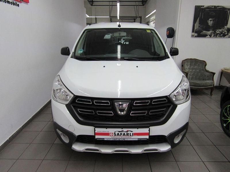 Gebraucht Dacia Lodgy Stepway 102 PS (75 kW) 2020 Weiß Van / Kleinbus