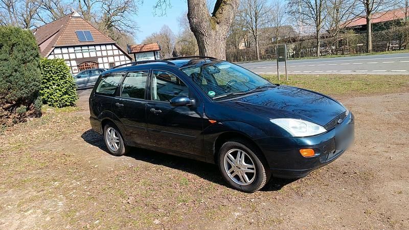 Usata Ford Focus 100 CV (73 kW) 2001 Blu Station wagon