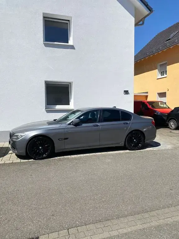 Gebraucht BMW 730 245 PS (180 kW) 2010 Grau Limousine