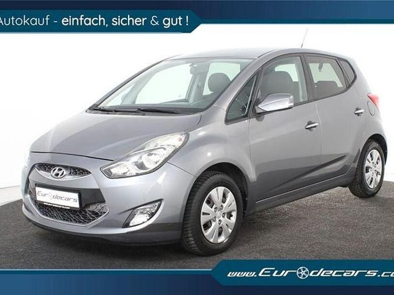 Grau Gebraucht 2011 Hyundai ix20 Van / Kleinbus | 5.850 € (Guter Preis) - Bild 1/4