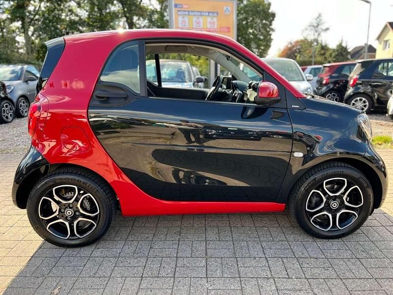 Gebraucht Smart ForTwo Coupé Passion 90 PS (66 kW) 2017 Jupiterrot Kleinwagen