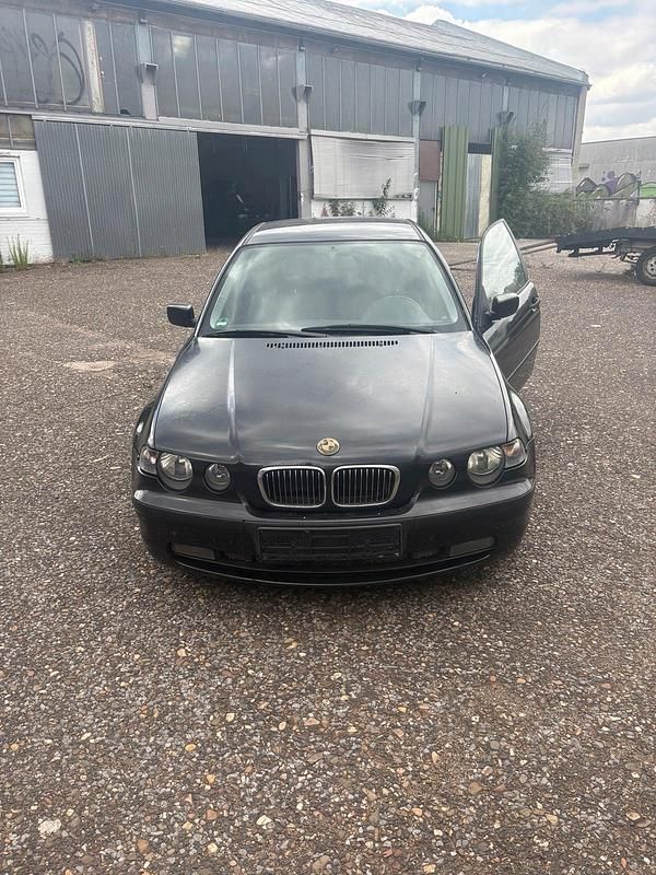 Schwarz Gebraucht 2002 BMW 318 Compact Kleinwagen | 1.299 € (Fairer Preis) - Bild 1/4