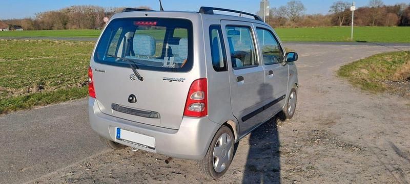 Gebraucht Suzuki Wagon R+ 76 PS (55 kW) 2001 Silber Van / Kleinbus