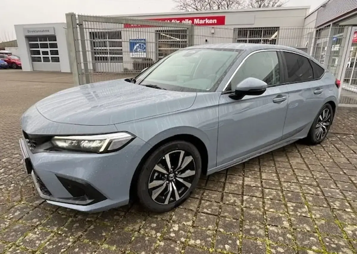 Gebraucht Honda Civic Elegance 143 PS (105 kW) 2025 Sonic gray p.