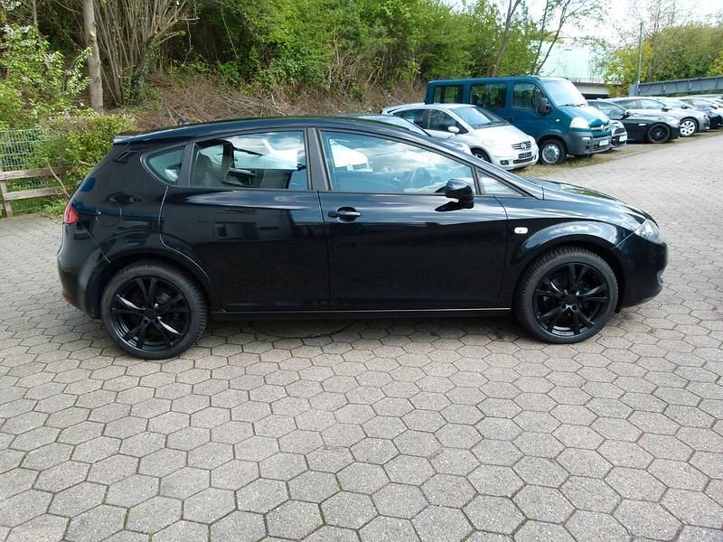 Usata Seat Leon Reference 102 CV (75 kW) 2006 Nero Utilitaria