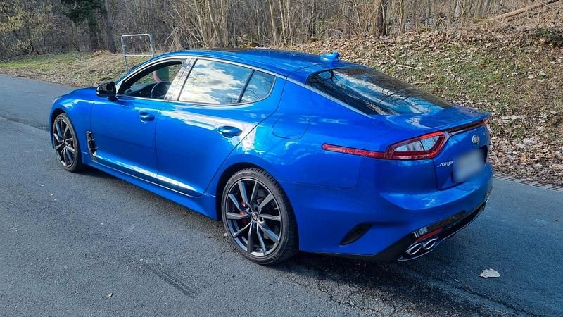 Gebraucht Kia Stinger GT 366 PS (269 kW) 2018 Blau Kleinwagen