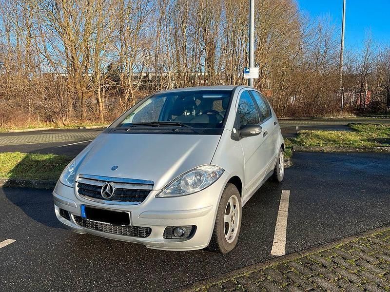 Grau Gebraucht 2004 Mercedes A150 Classic Van / Kleinbus | 1.800 € (Fairer Preis) - Bild 1/4